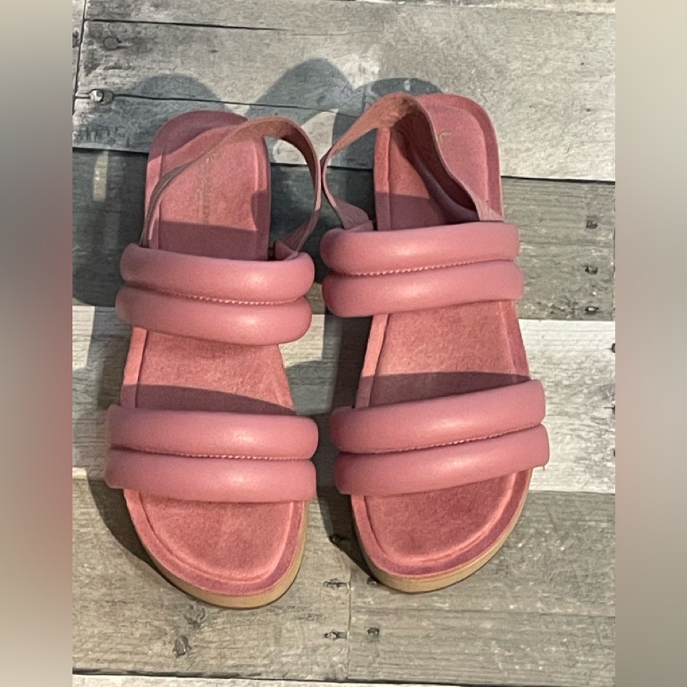 Koolaburra Pink Sandals